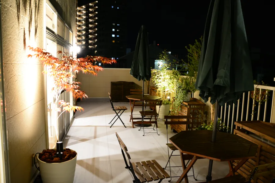 小浜 夜のテラス